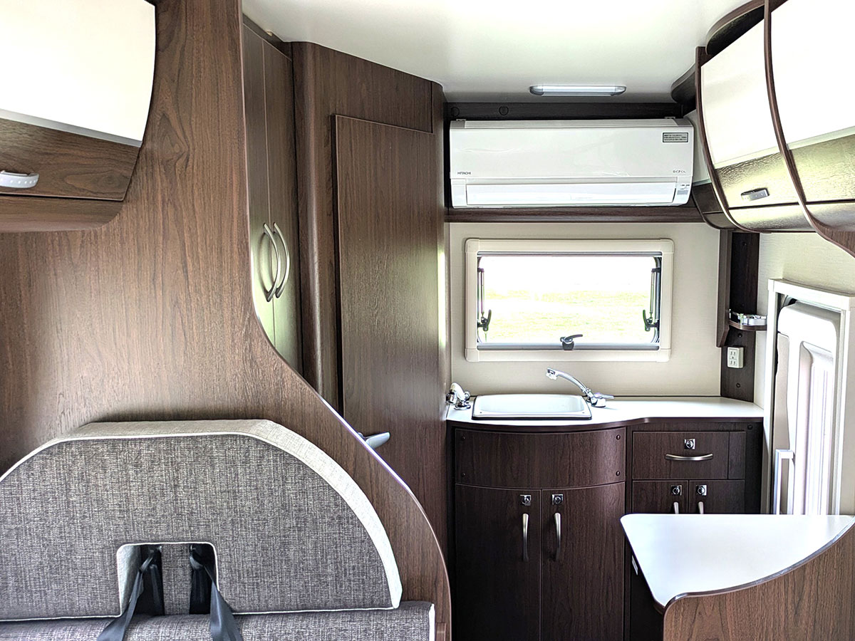 WakuWakuレンタカーのキャンピングカー「ヴォーン」