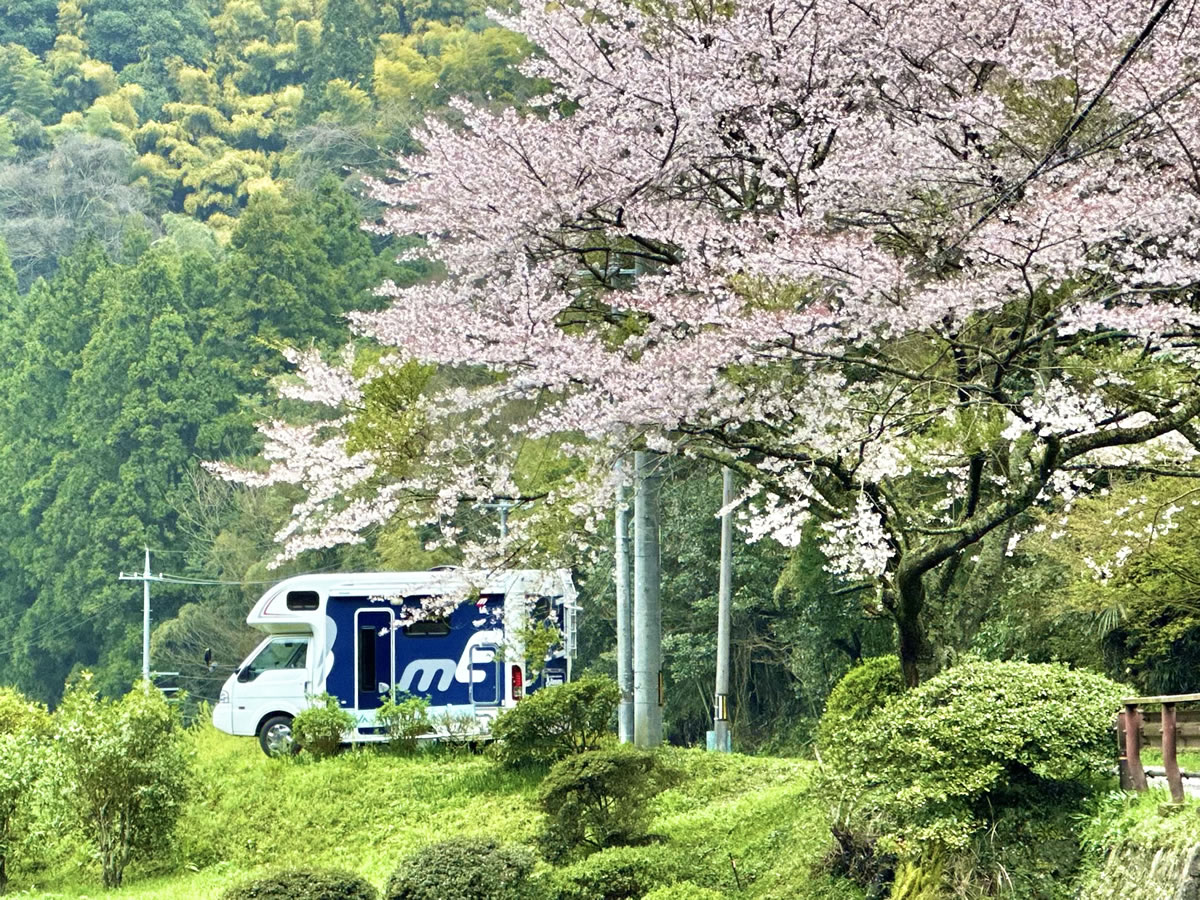 Kameyama factoryのキャンピングカー「マッシュ」