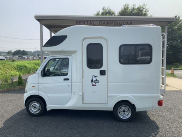 チキチキキャンピングカーレンタルの軽キャンピングカー「ラクーン」