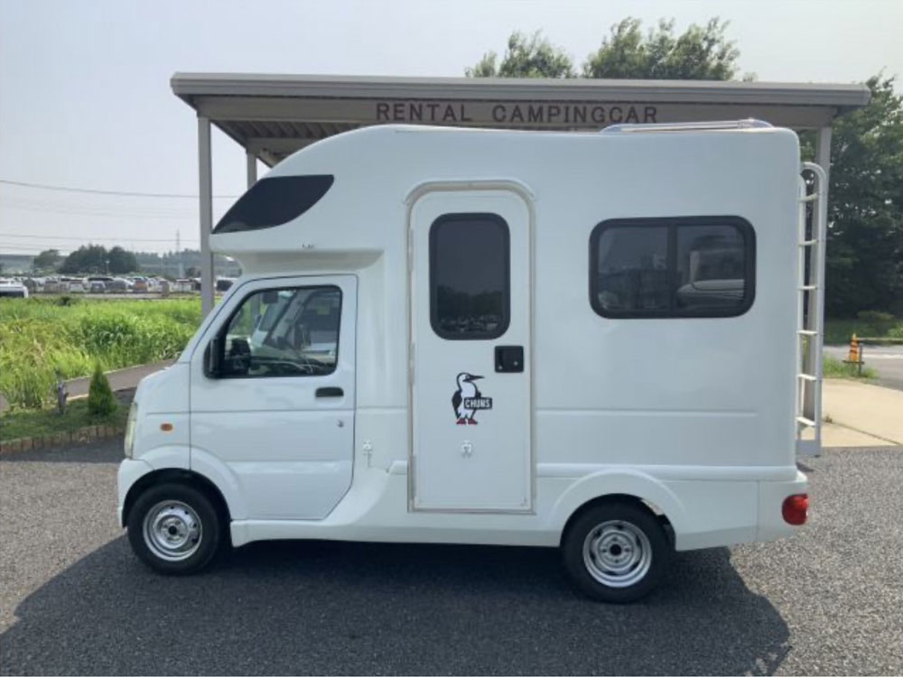 チキチキキャンピングカーレンタルのキャンピングカー「ラクーン」
