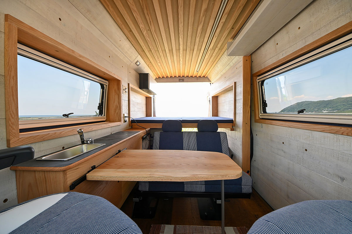 バンライフをレンタルして特別な旅の思い出を