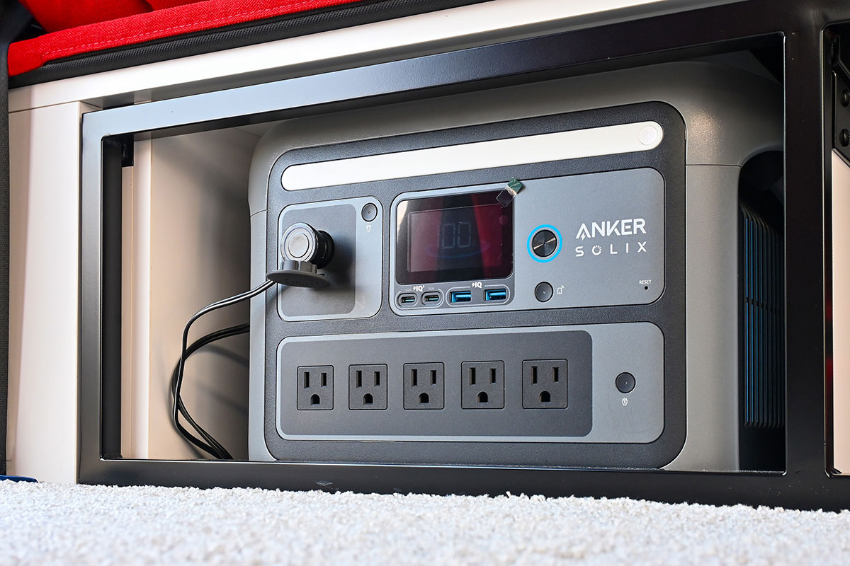 ポータブルバッテリーを設置