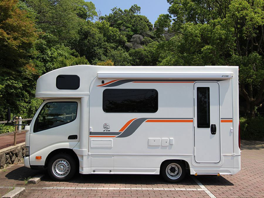 クローバーキャンピングカーレンタル　大阪阪南店のキャンピングカー「ディスカバリー1」