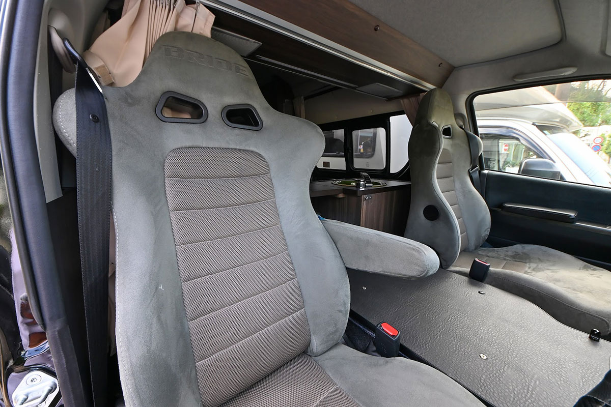 長時間運転しても疲れないシートへ変更