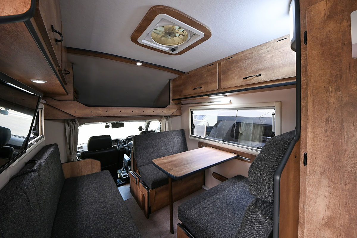 バンクベッドを使って広々とした室内