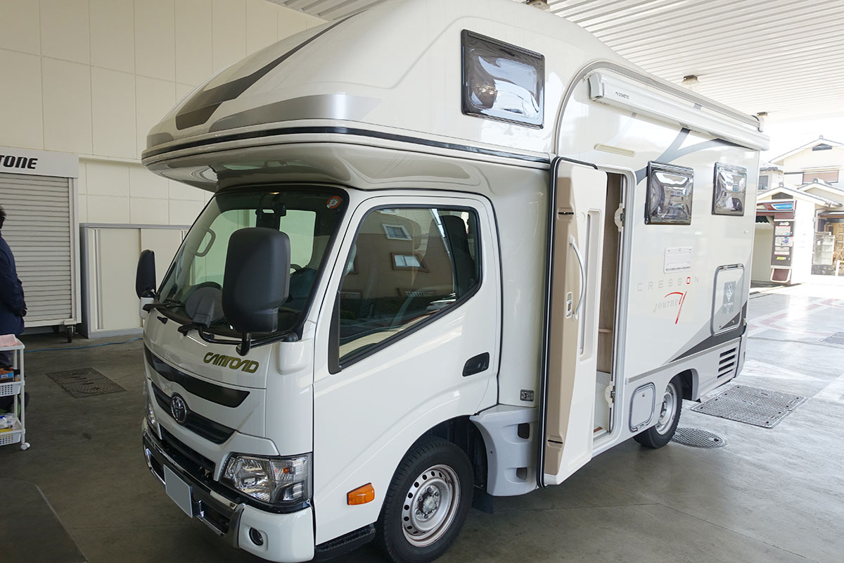 内外装が清潔なキャンピングカーでレンタルを行っている