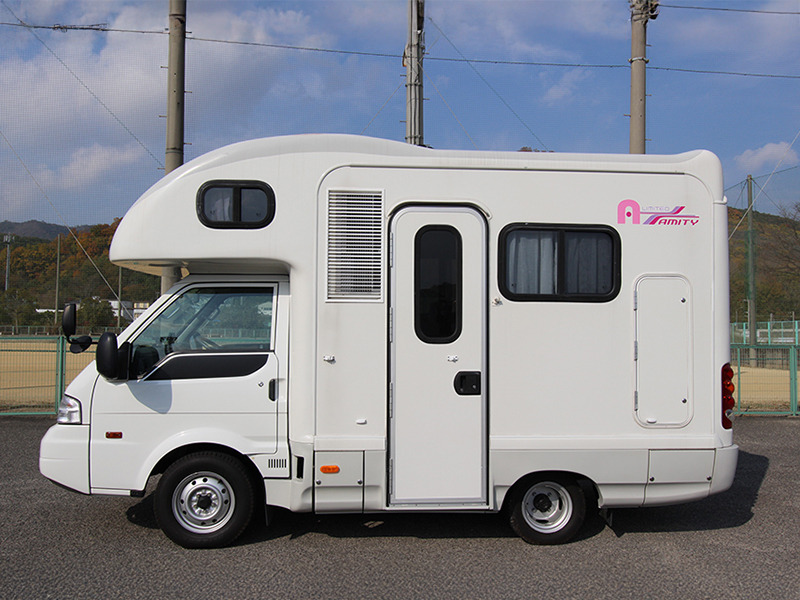 クローバーキャンピングカーレンタル　香川高松店のキャンピングカー「アミティ」